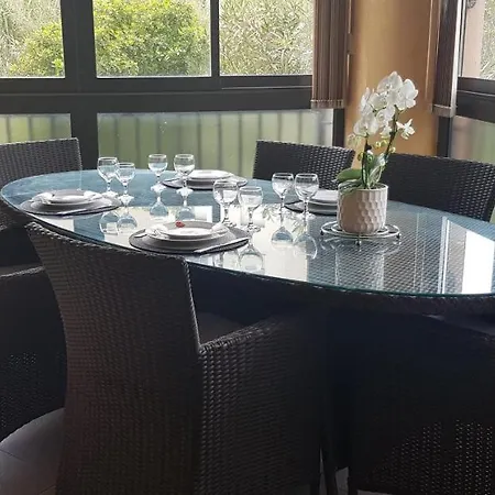 Апартаменти Elegant T3 Avec *